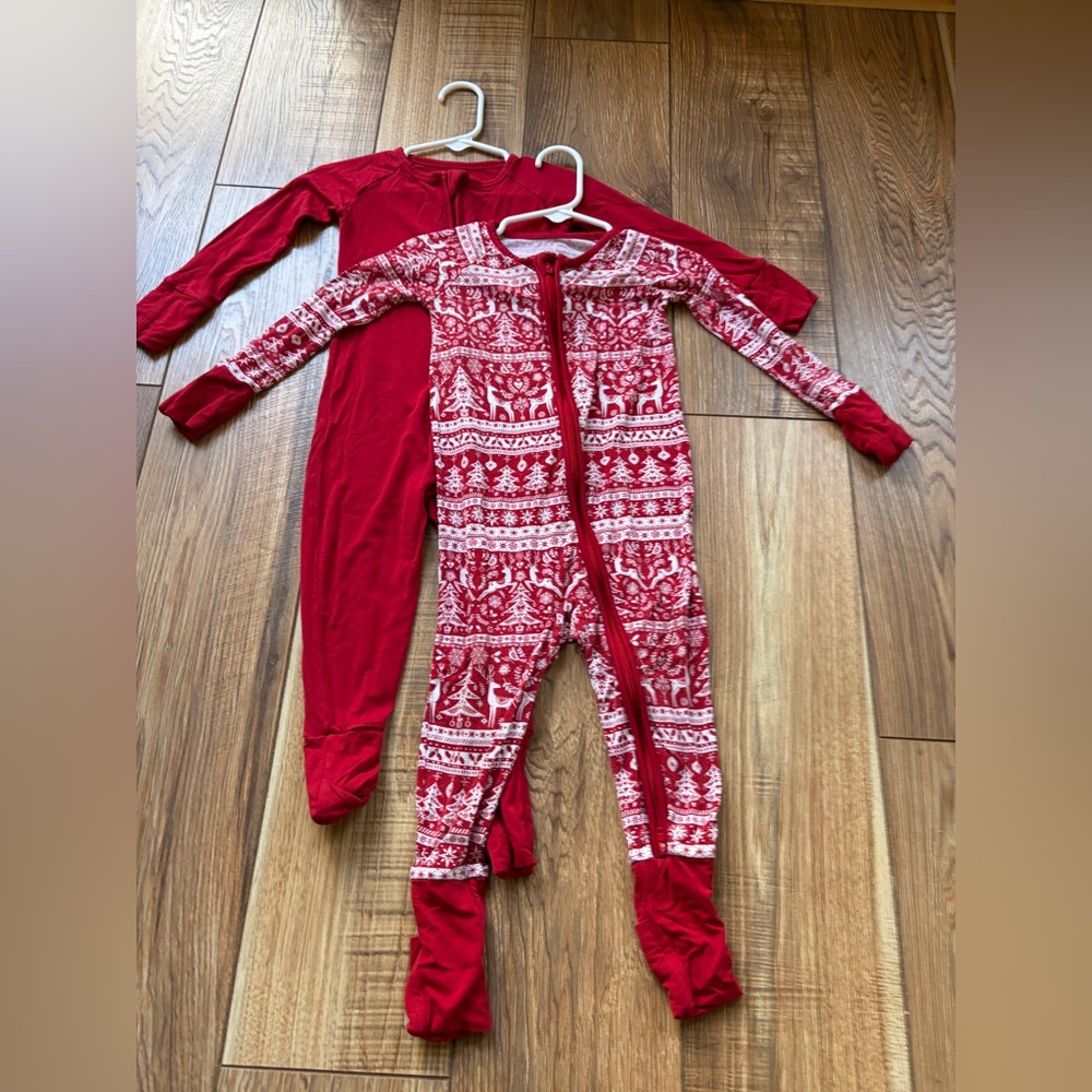 Little Sleepies (lot of 2 zippy pajamas) 12-18 months